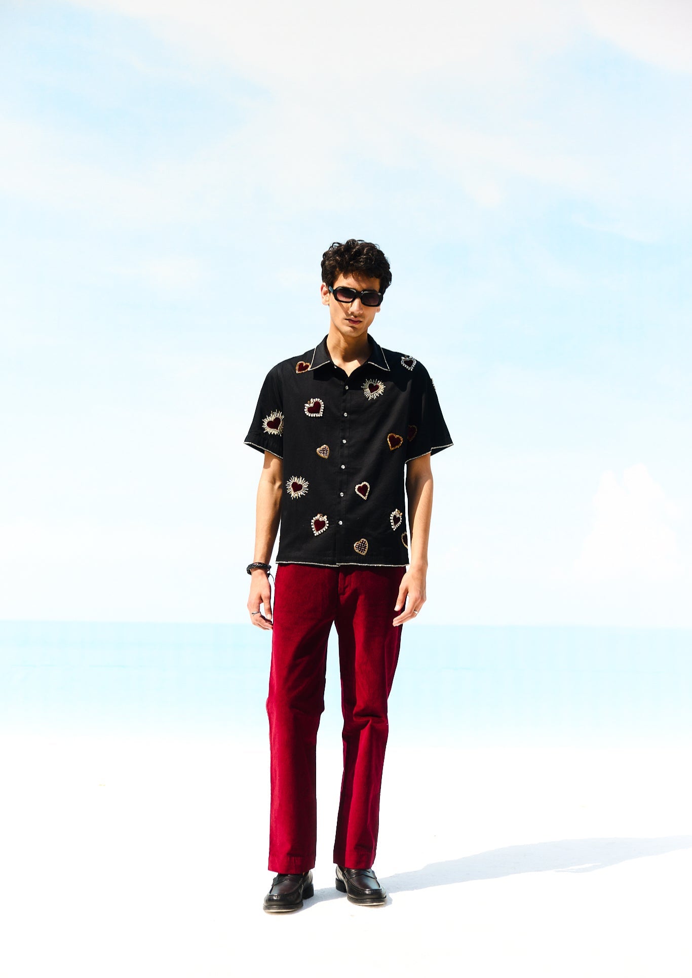 Velvet hearts appliqué shirt- Black