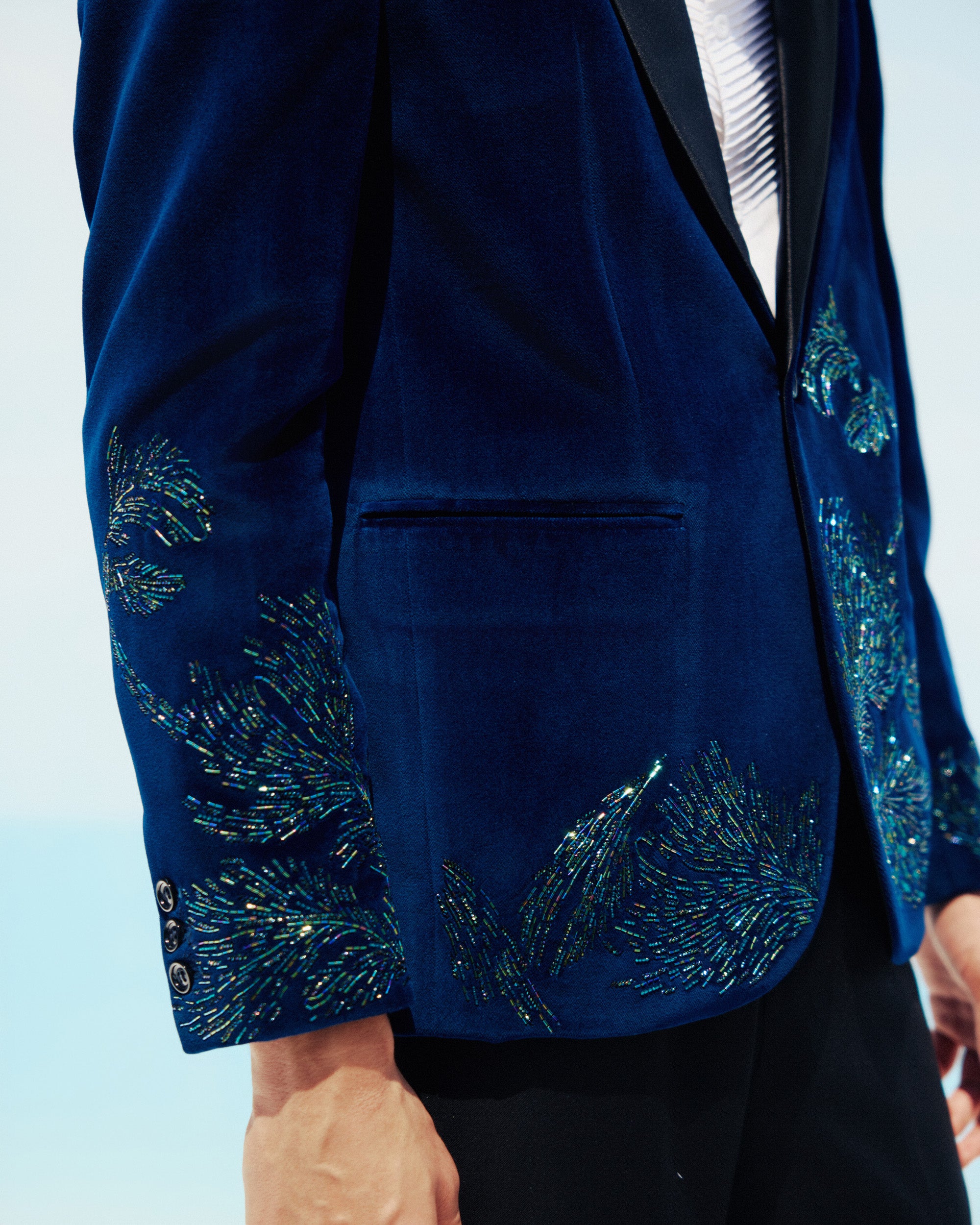 "Le Bahamas" hand embroidered blazer
