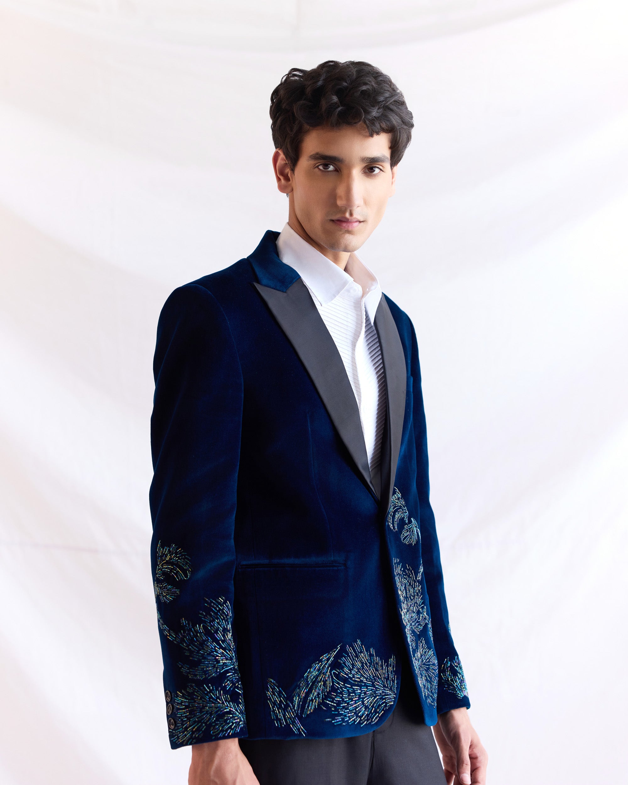 "Le Bahamas" hand embroidered blazer