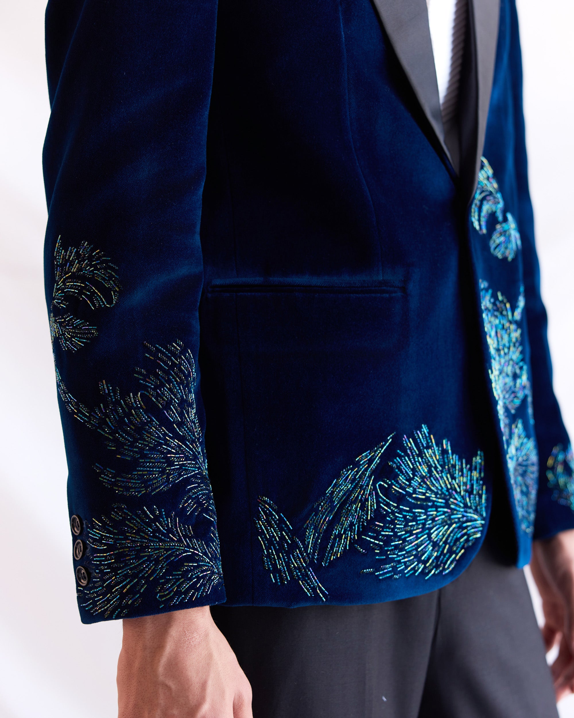 "Le Bahamas" hand embroidered blazer