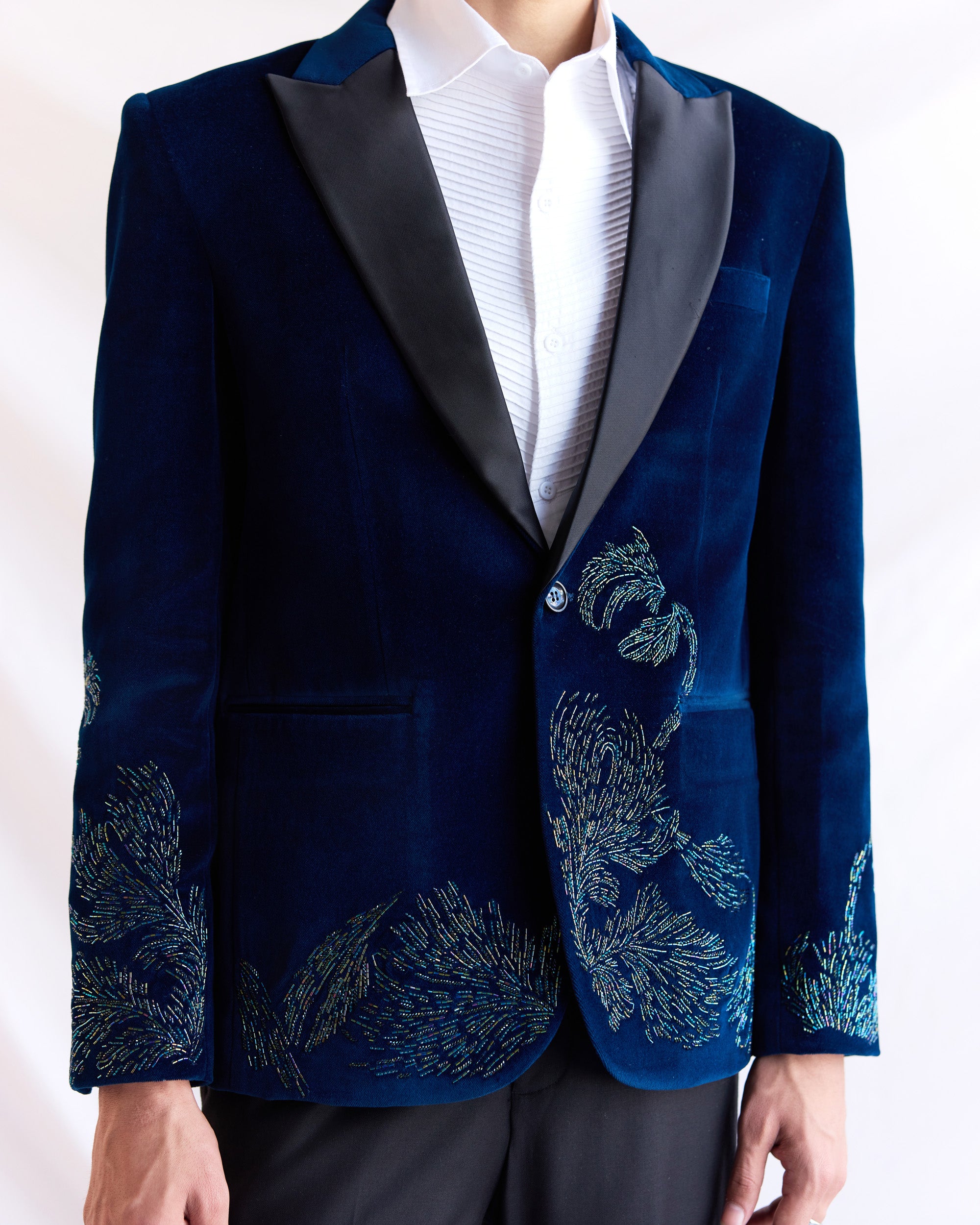 "Le Bahamas" hand embroidered blazer