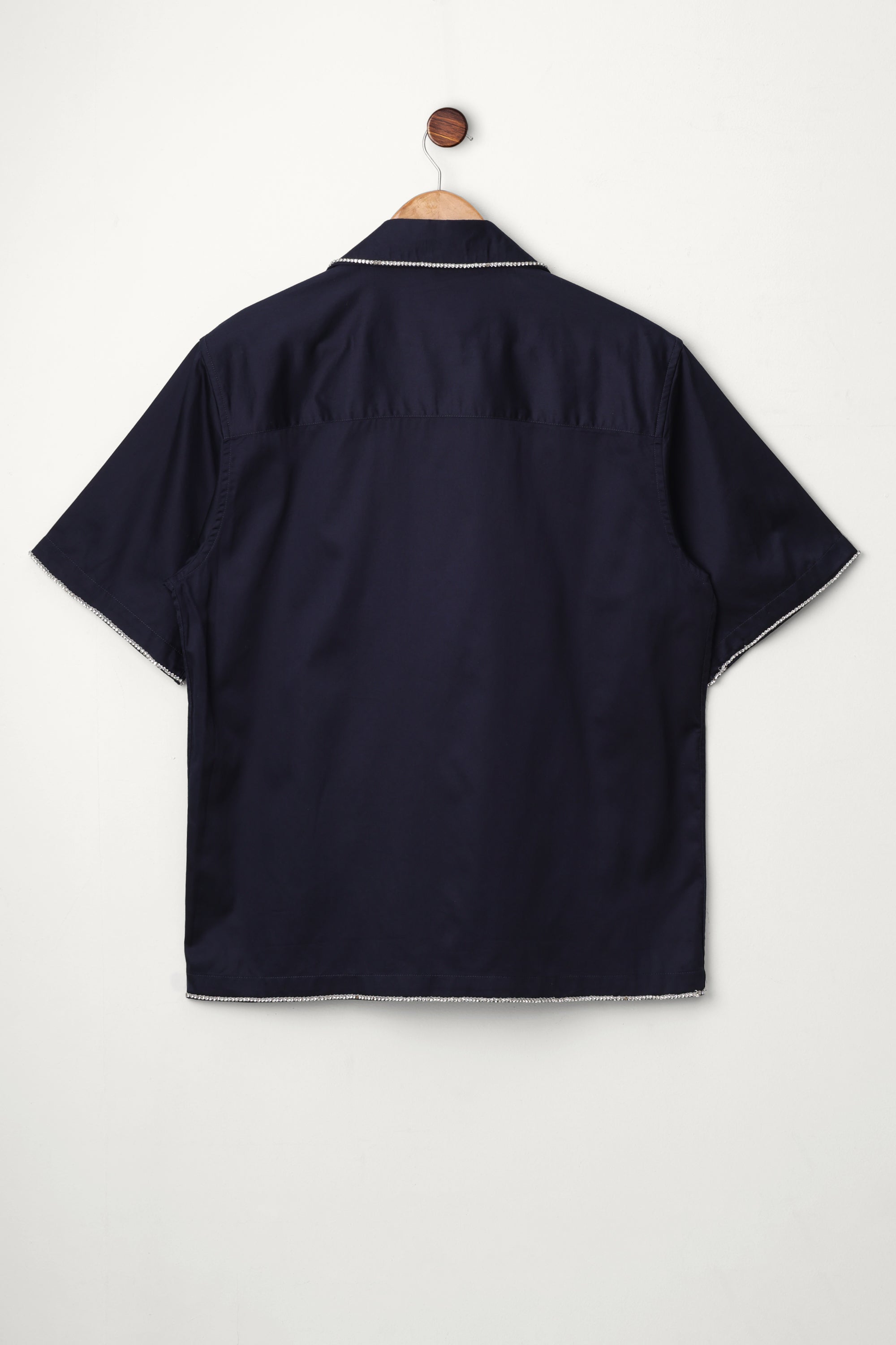 "Attrai Amor" hand embroidered shirt