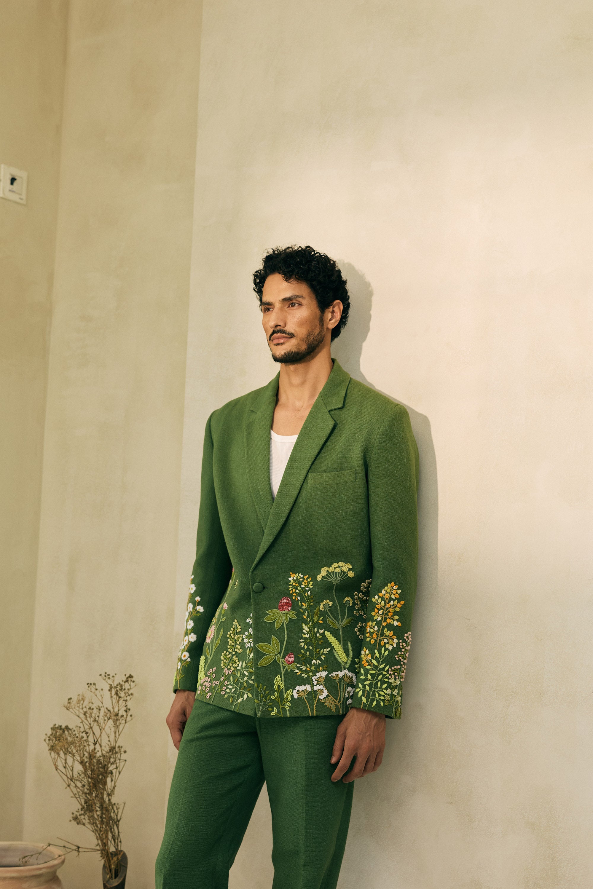 "Garden of love" hand embroidered resort blazer