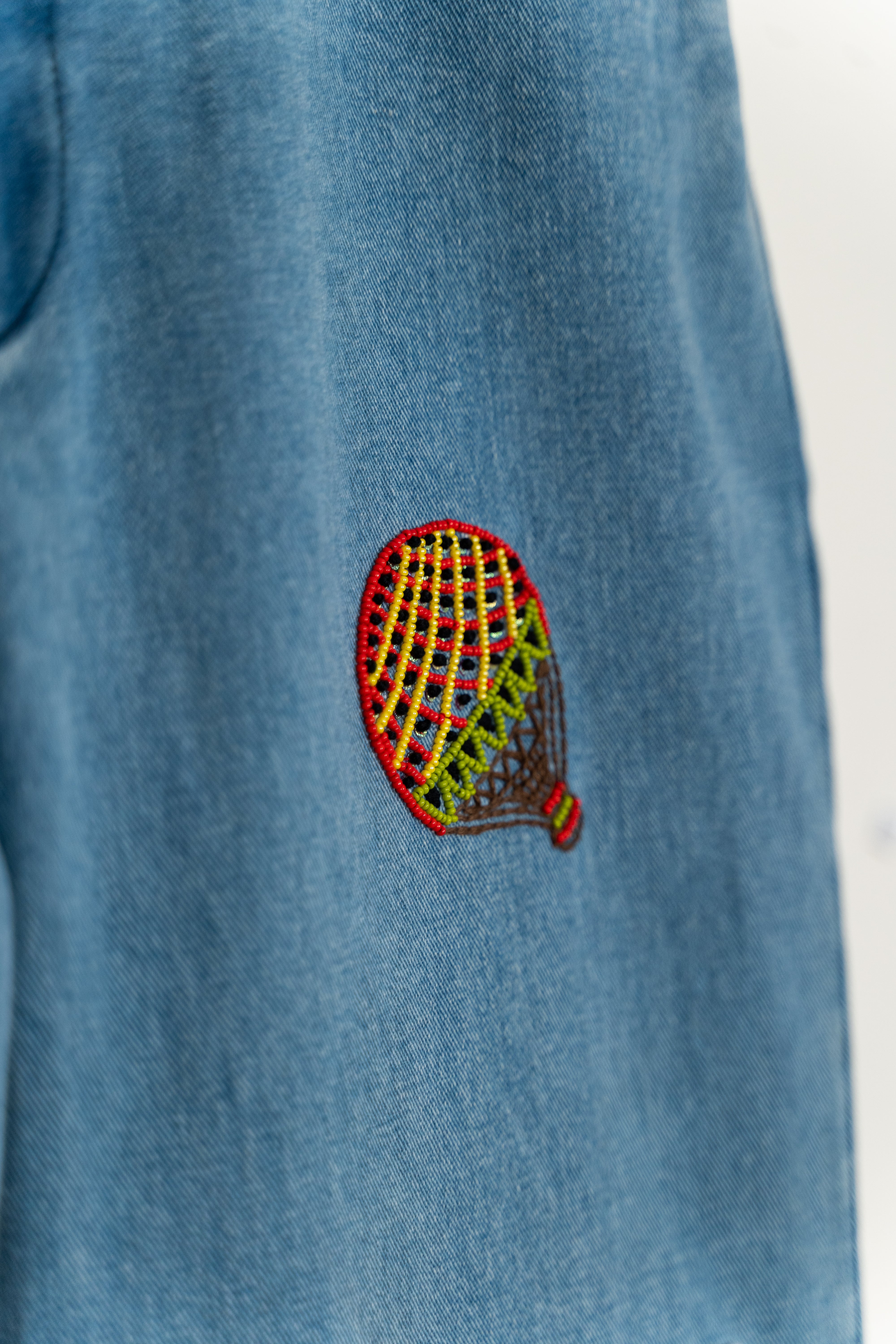 "Le scrapbook" hand embroidered straight fit jeans