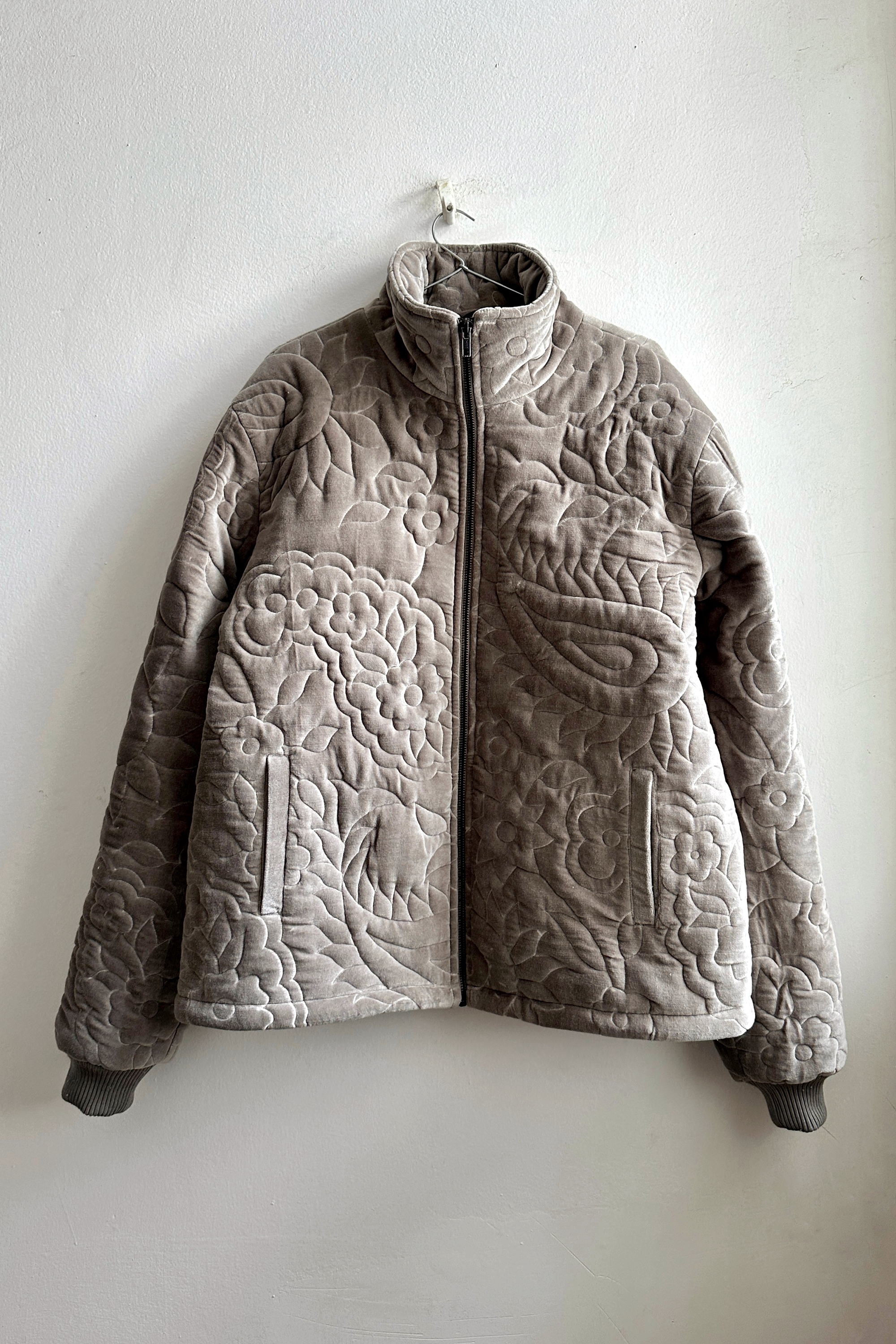 ヌキテパ　Paisley Jqd Quilted Jacket Embroidered paisley quilted jacket