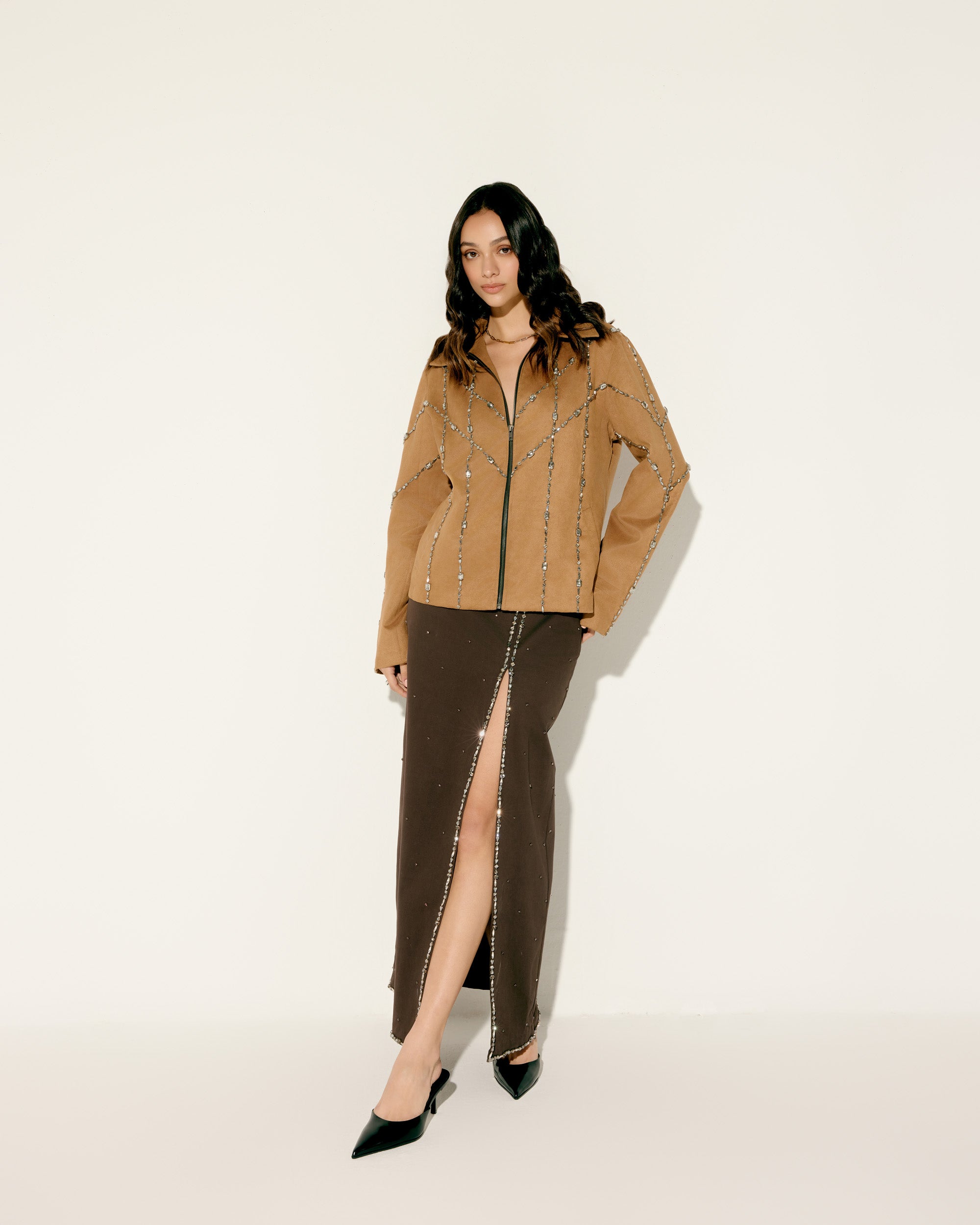 Stonework slit skirt