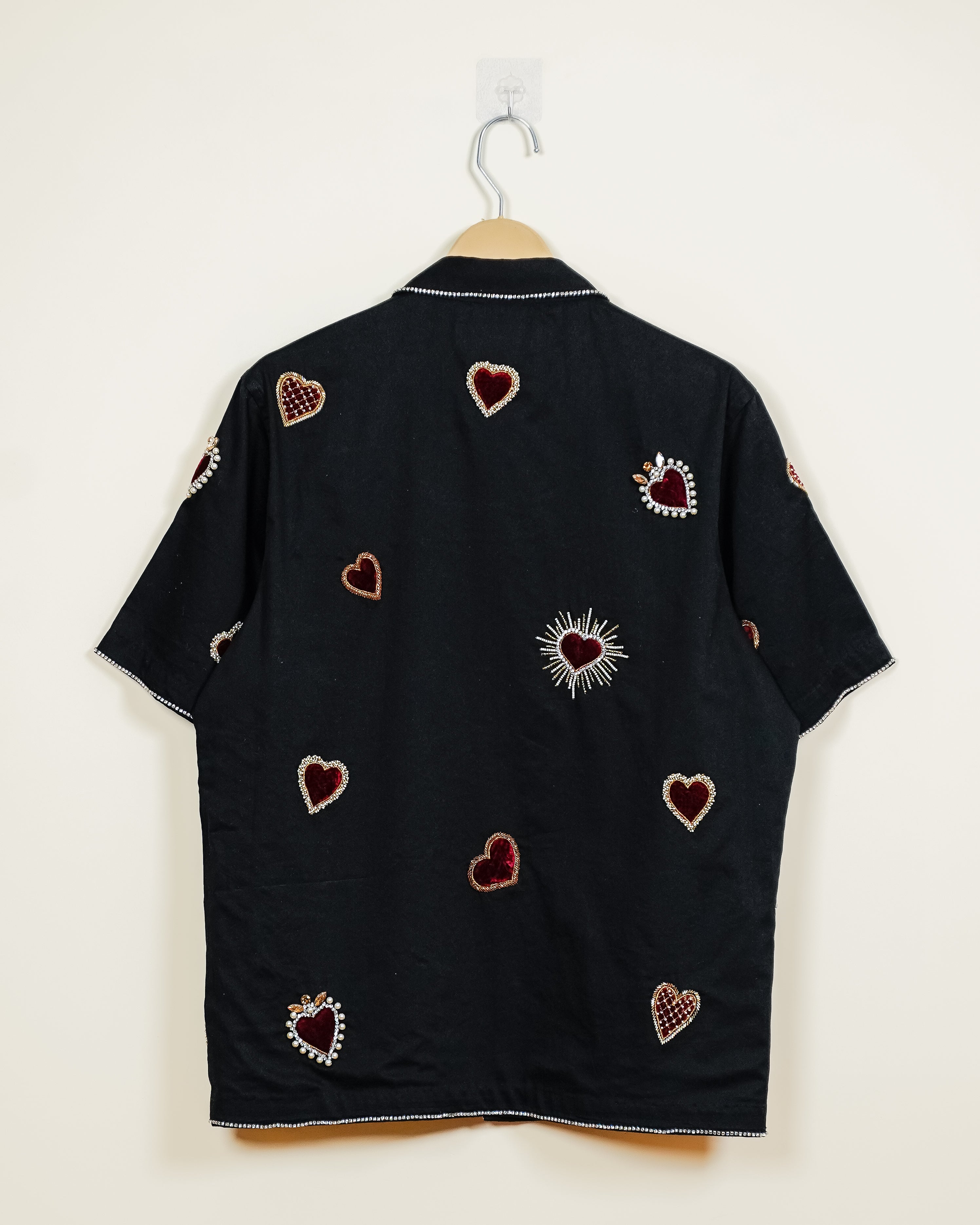 Velvet hearts appliqué shirt- Black