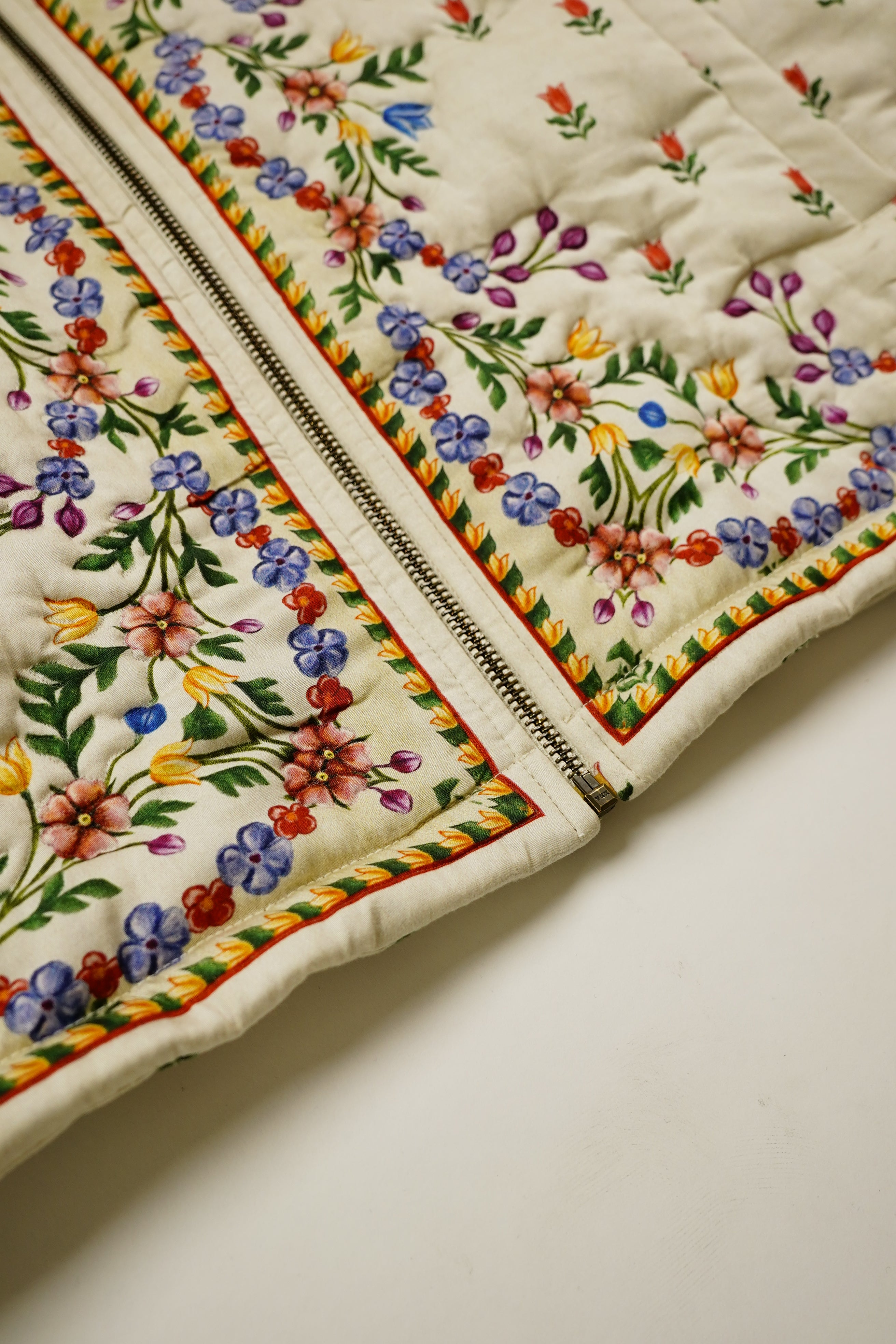 Watercolor border quilted jacket