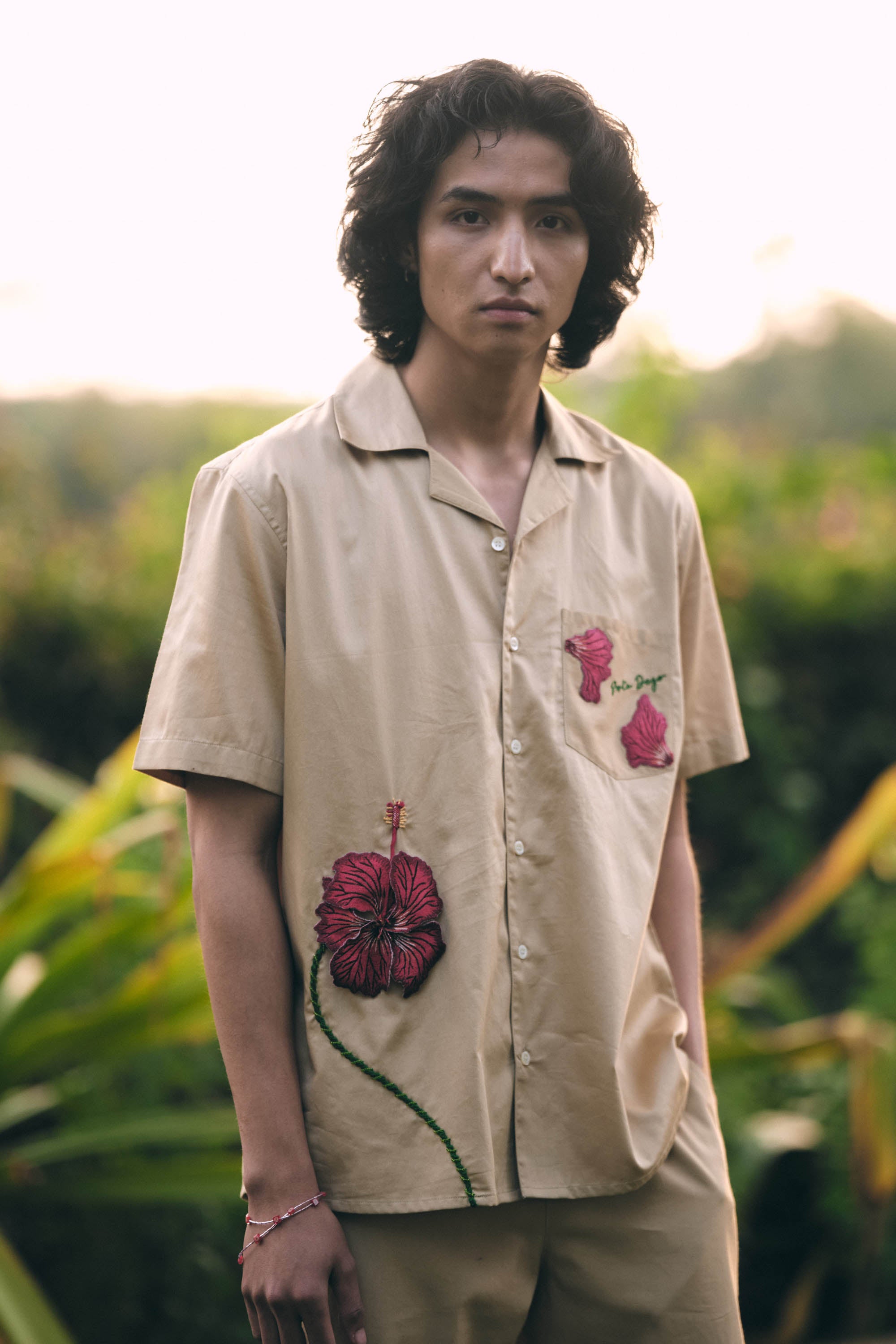 Hibiscus appliqué shirt