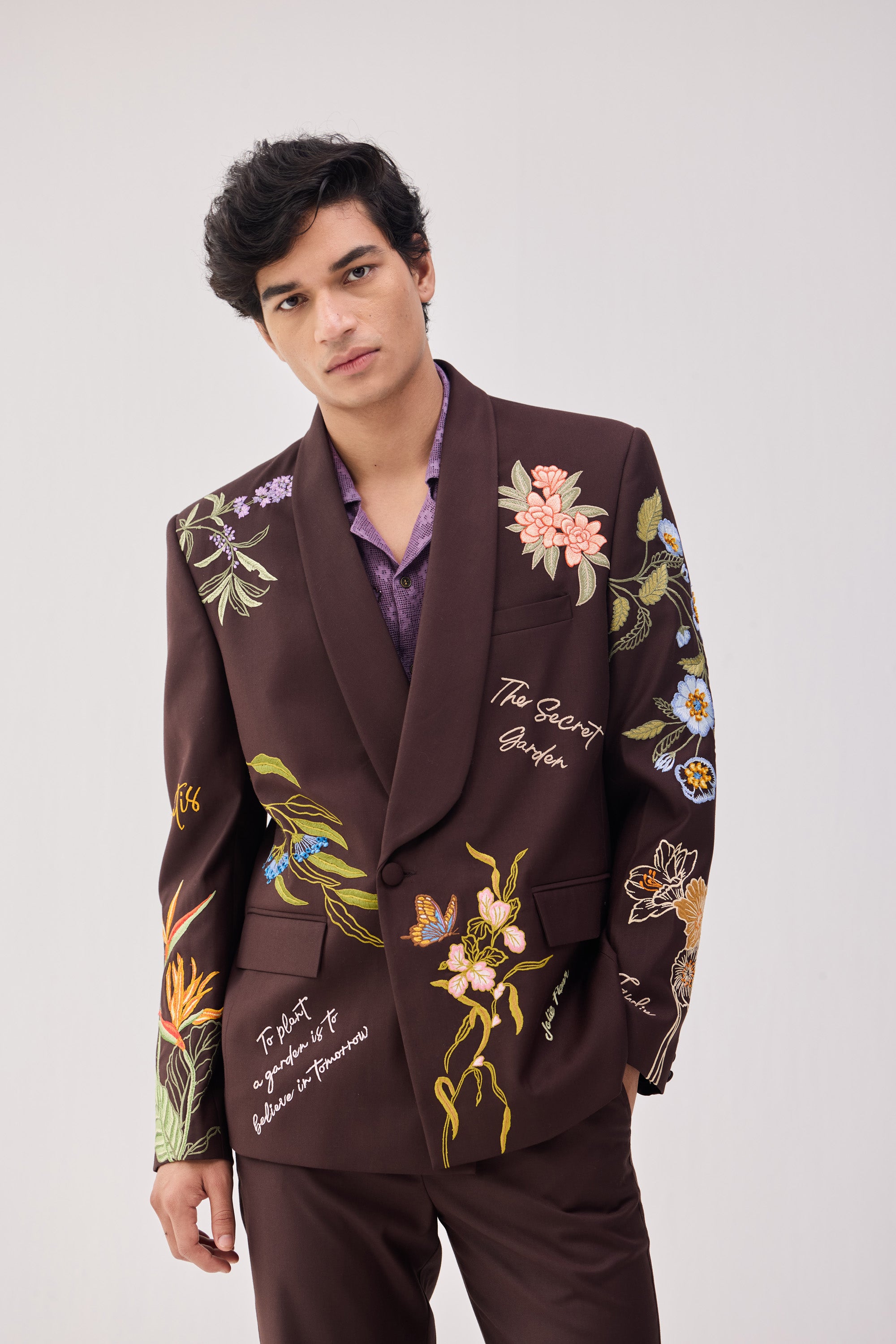 "The secret garden" embroidered blazer