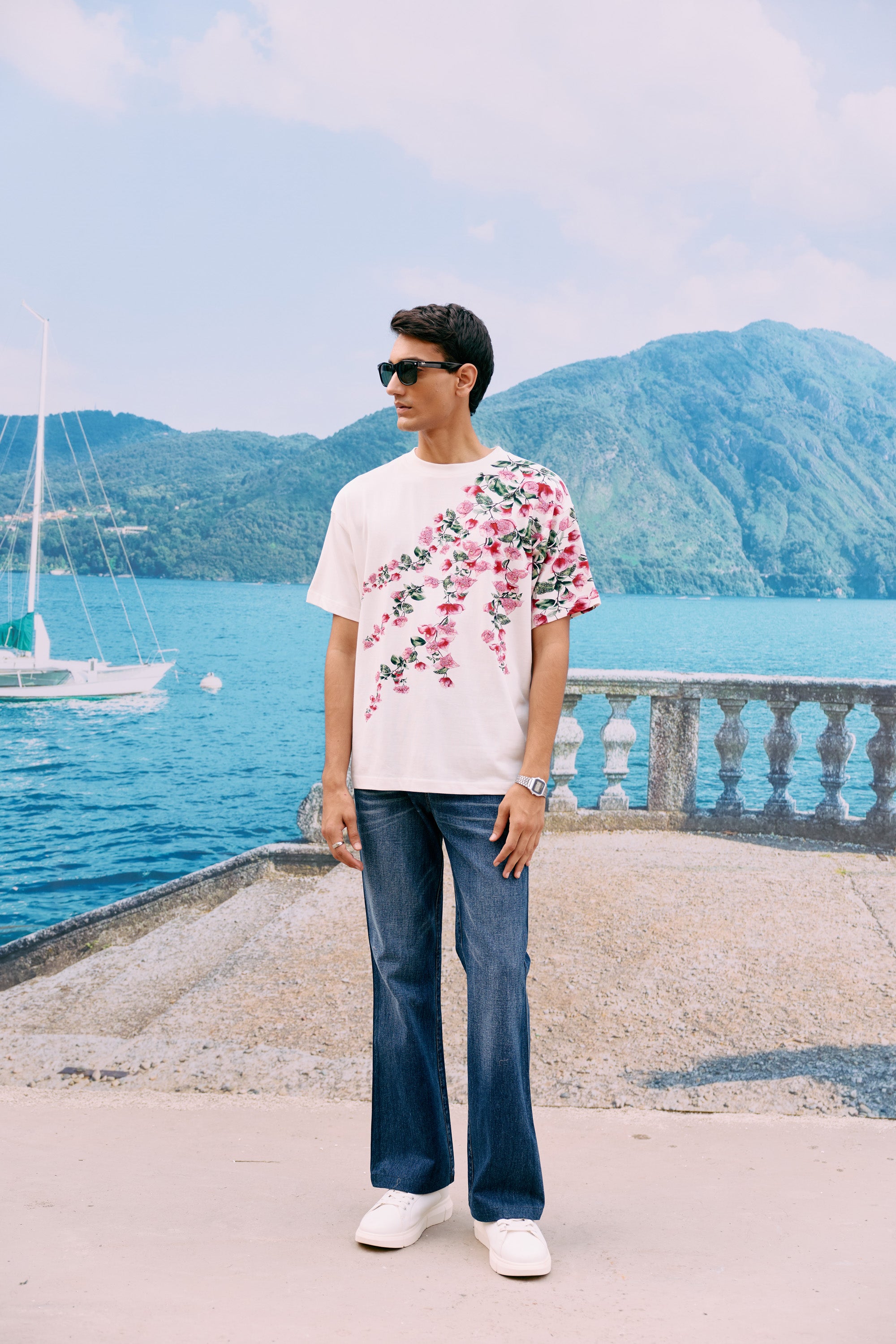 "Le Bougainvillea" hand embroidered T-Shirt