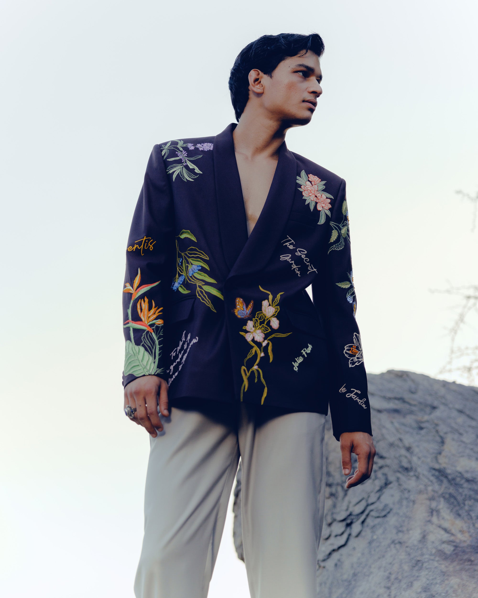 "The secret garden" embroidered blazer