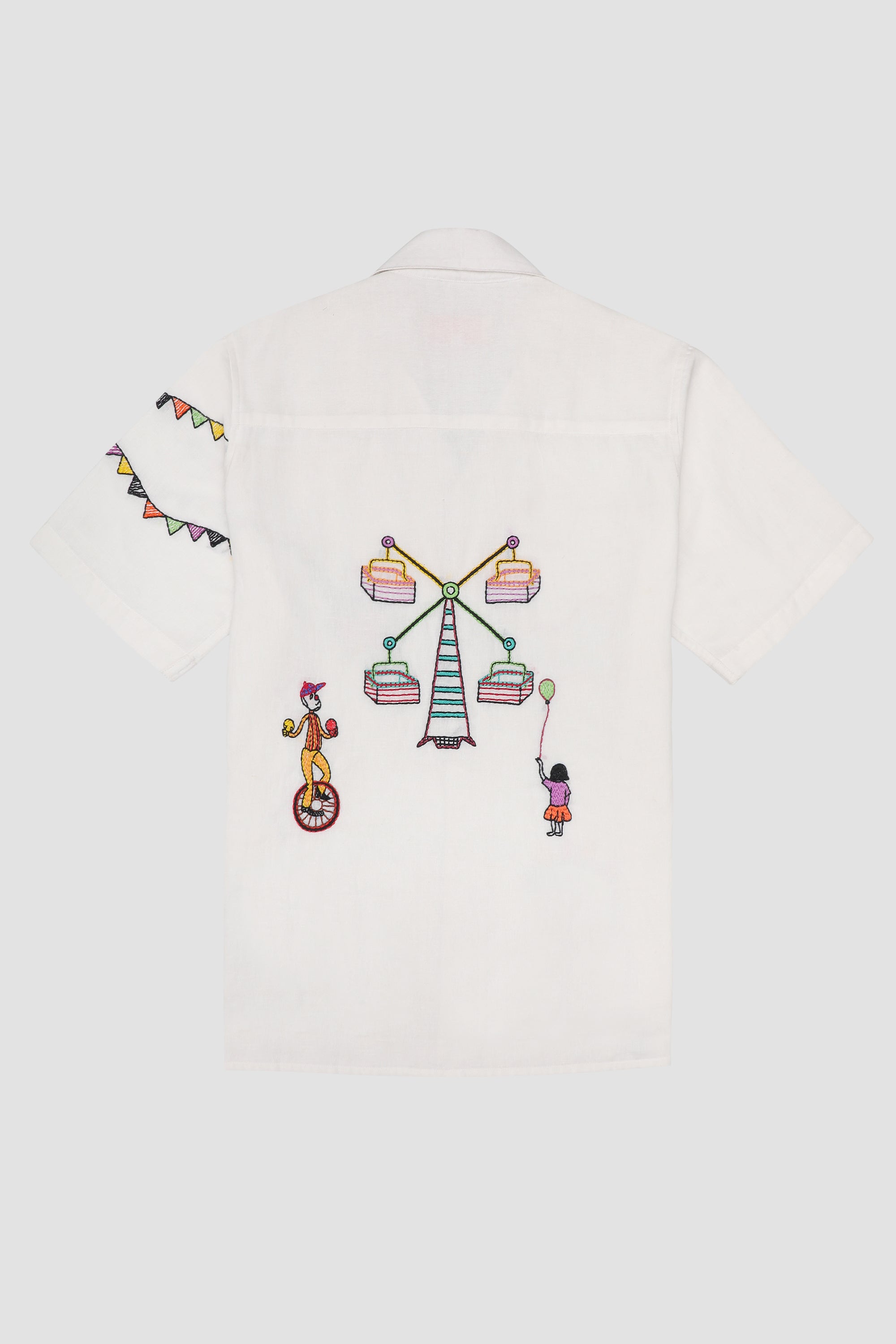 “Le carnaval” embroidered shirt.